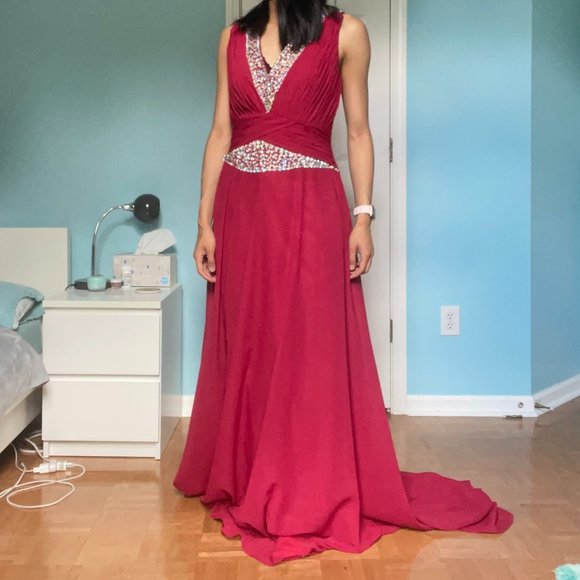Red Sequined Prom Dress with train - Picture 1 of 7